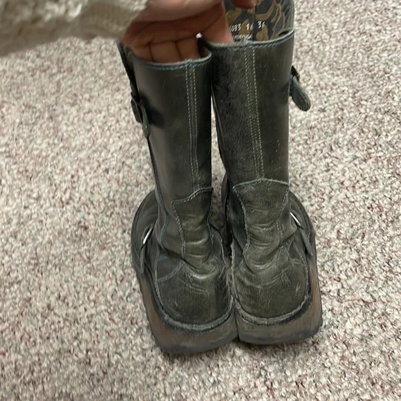 Fly London boots - Picture 7 of 8